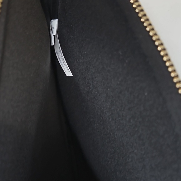 Kate Spade  New York  padded Laptop/ Tablet Case Black and White  Strip  Pre- - Picture 6 of 6